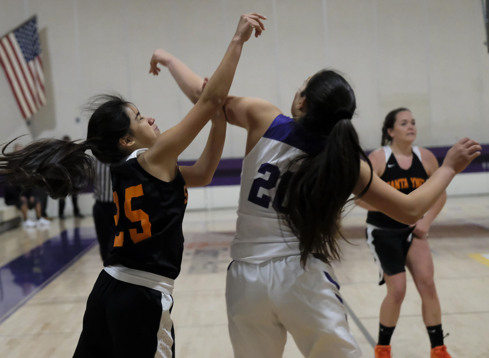 122117 Girls BBall Santa Ynez at Righetti 10.jpg
